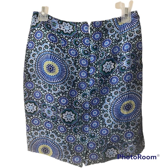 A Banana Republic colourful skirt in size 6 petite - Picture 9 of 9